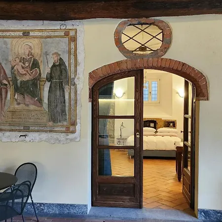 The Courtyard Of The 6 Arches