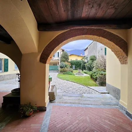 The Courtyard Of The 6 Arches Apartament