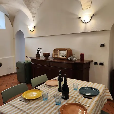 The Courtyard Of The 6 Arches Apartment *