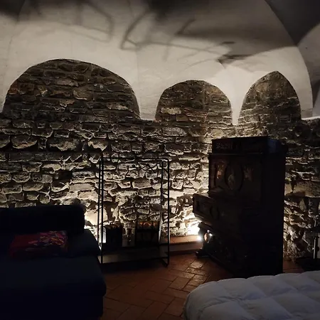 The Courtyard Of The 6 Arches Διαμέρισμα Garlate